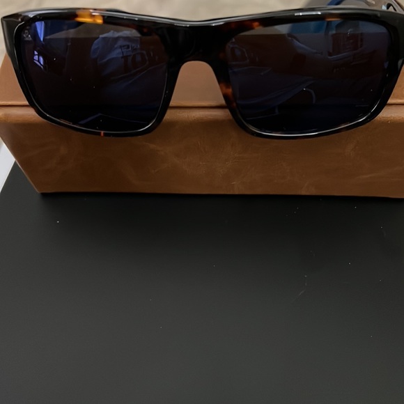 Toms Lombard sunglasses  stylish - Picture 3 of 5